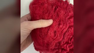 2D Bright Red Silk Protein Tow Staple Fiber, Dope Dyed Skin-Care Fiber for Luxury Knitting Yarn